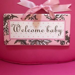 Welcome baby girl wall plaque